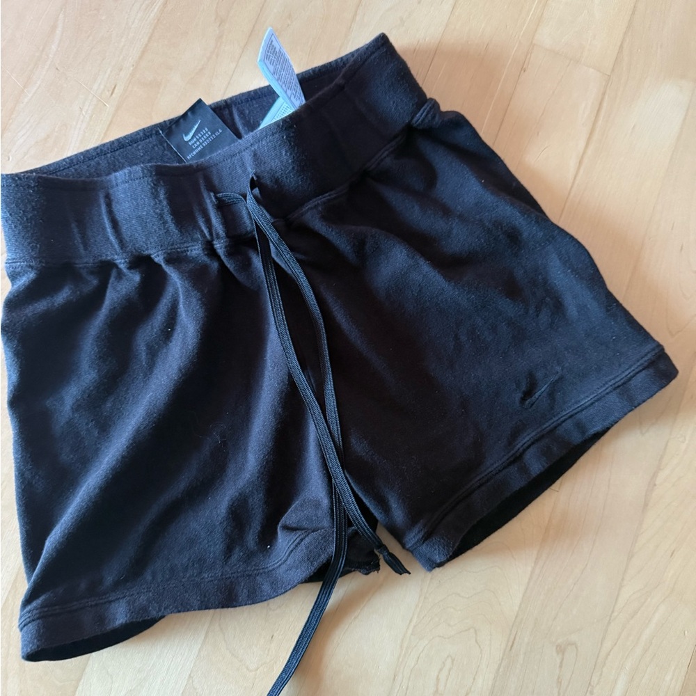 Nike Black Athletic Shorts Lightweight Moisture-Wicking